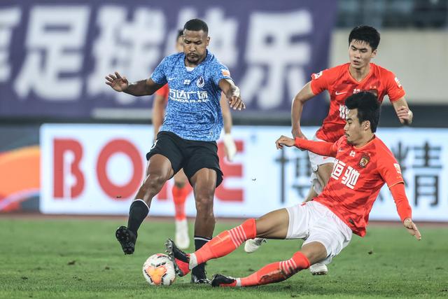 马克西首节表现平平，76人落后凯尔特人